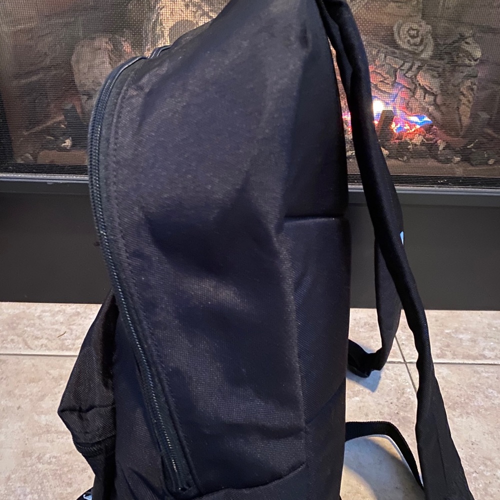 Toms Backpack - Picture 3 of 9